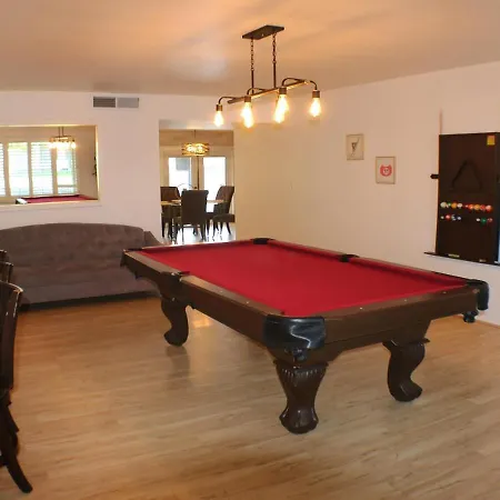 Tempe Escape With Heated Pool, Billiards & Firepit Fun Villa