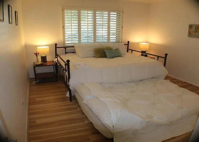 Escape With Heated Pool, Billiards & Firepit Fun Holiday home